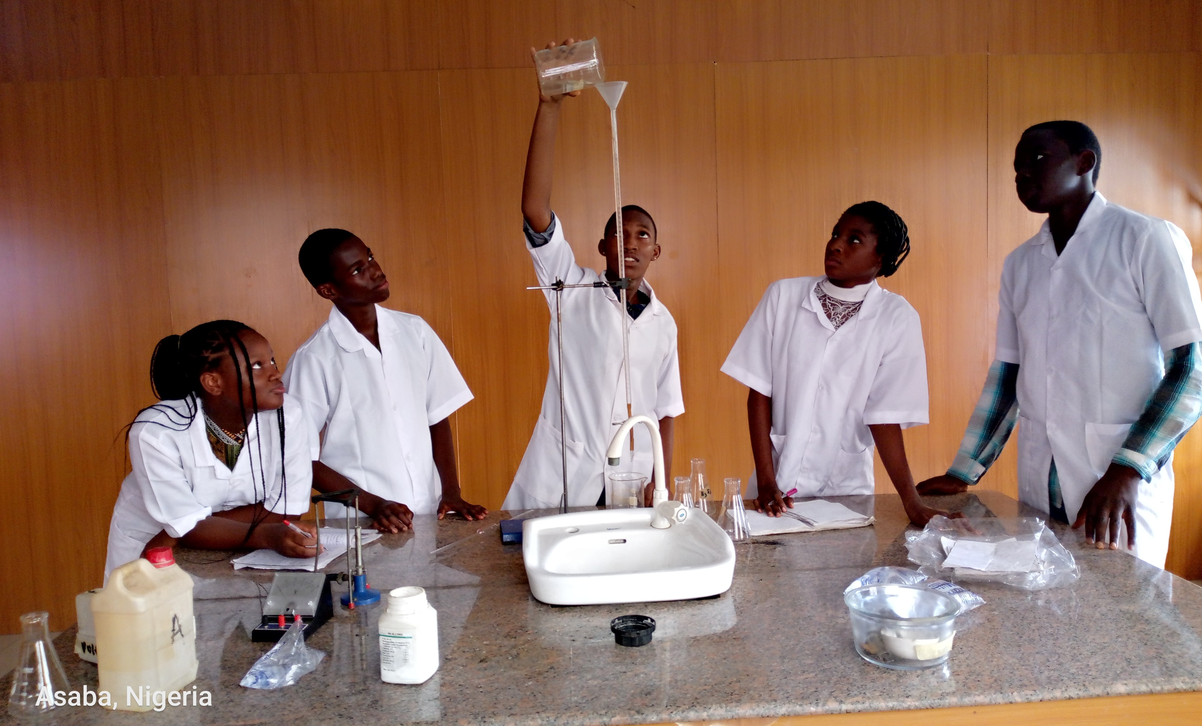Glorious Kids Science & Chemistry Laboratory